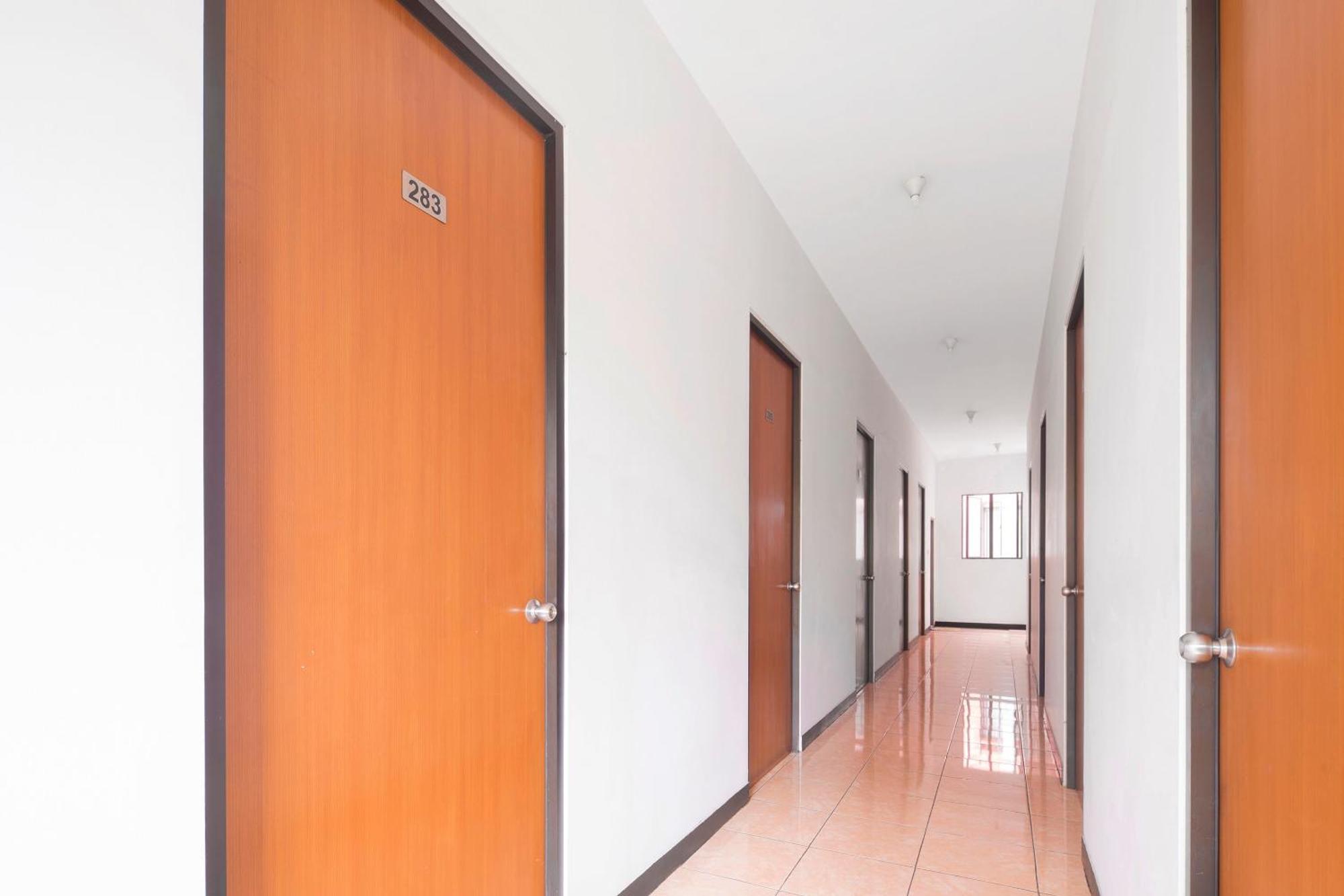 OYO 866 Idola Residence Jacarta Exterior foto