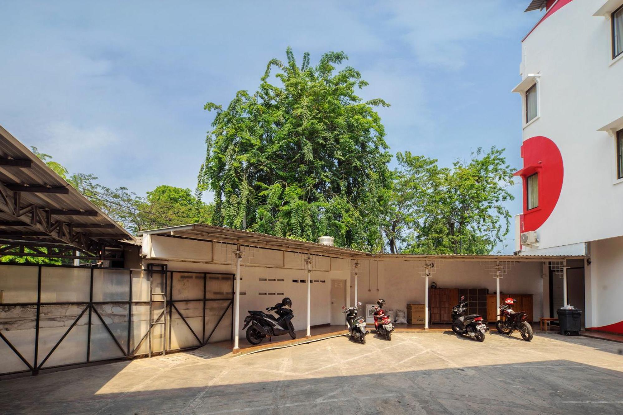 OYO 866 Idola Residence Jacarta Exterior foto